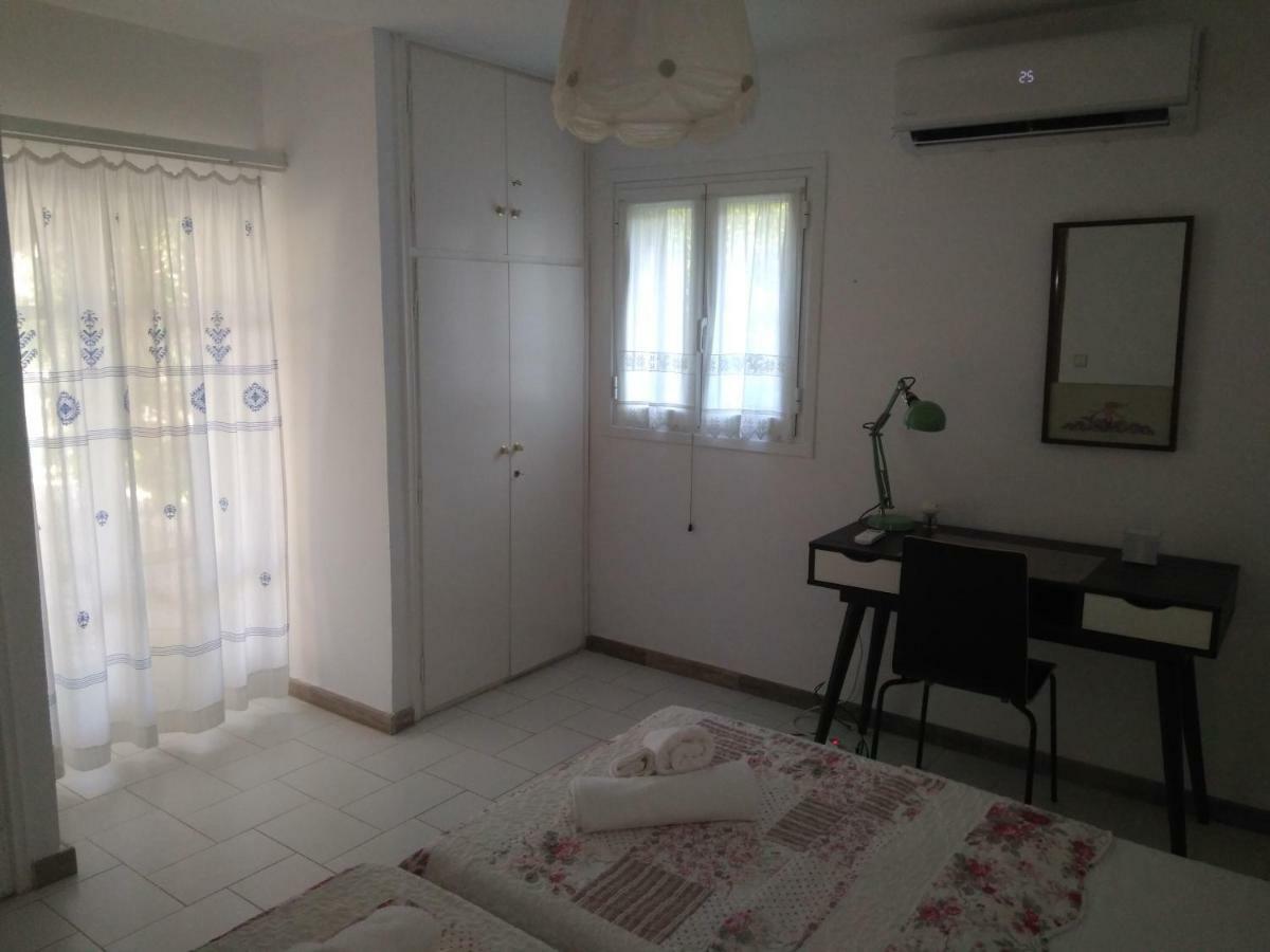 Appartamento House With Garden Near The Sea Agia Efimia Esterno foto